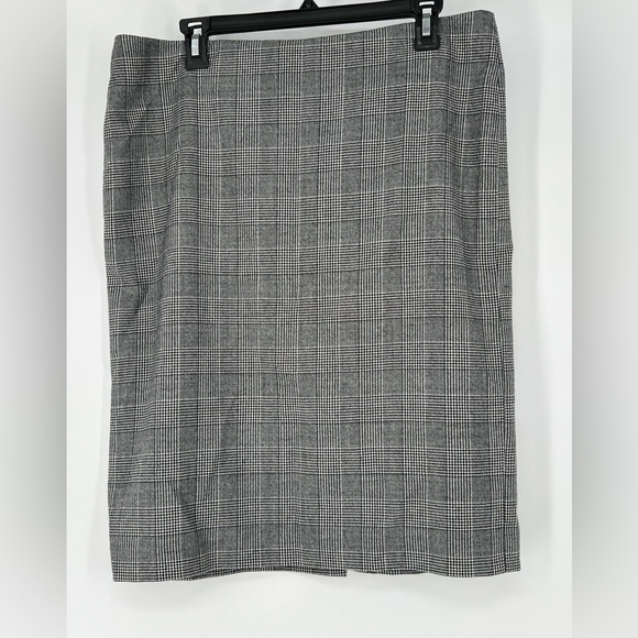 TALBOTS Dresses & Skirts - TALBOTS HOUNDSTOOTH WOOL BLEND SKIRT NWOT LINED, BACK ZIPPER